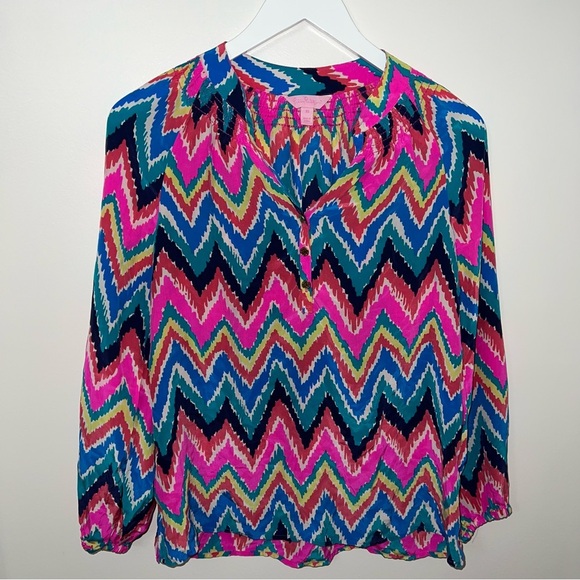 Lilly Pulitzer 100% Silk Elsa Blouse Hearts a Flutter Chevron Top Size XS flaw - Picture 1 of 7